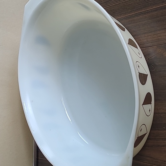 VINTAGE PYREX GOLD HEARTS CASSEROLE DISH - Picture 2 of 9
